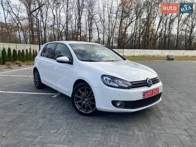 Белый Фольксваген Гольф, объемом двигателя 1.39 л и пробегом 257 тыс. км за 8900 $, фото 1 на Automoto.ua