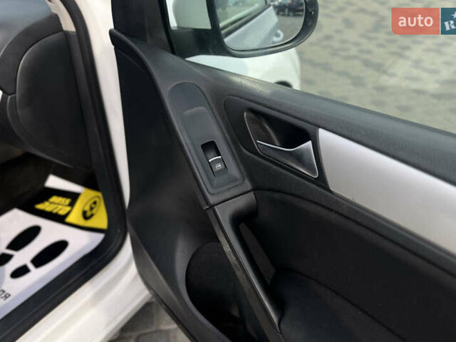 Белый Фольксваген Гольф, объемом двигателя 1.4 л и пробегом 192 тыс. км за 8700 $, фото 9 на Automoto.ua