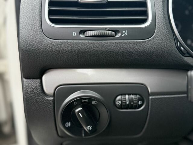 Білий Фольксваген Гольф, об'ємом двигуна 2 л та пробігом 280 тис. км за 8000 $, фото 14 на Automoto.ua