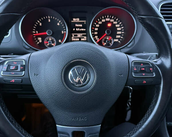 Белый Фольксваген Гольф, объемом двигателя 1.6 л и пробегом 245 тыс. км за 7700 $, фото 18 на Automoto.ua