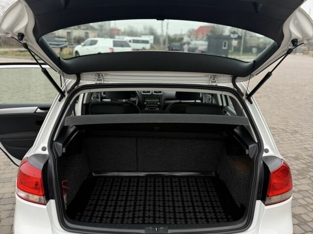 Білий Фольксваген Гольф, об'ємом двигуна 2 л та пробігом 280 тис. км за 8000 $, фото 23 на Automoto.ua