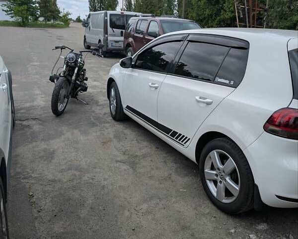 Белый Фольксваген Гольф, объемом двигателя 1.6 л и пробегом 340 тыс. км за 8000 $, фото 7 на Automoto.ua