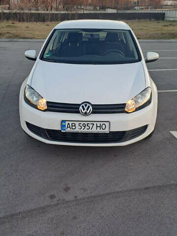 Белый Фольксваген Гольф, объемом двигателя 1.6 л и пробегом 177 тыс. км за 7250 $, фото 4 на Automoto.ua