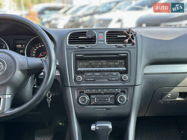 Белый Фольксваген Гольф, объемом двигателя 1.6 л и пробегом 236 тыс. км за 7300 $, фото 12 на Automoto.ua