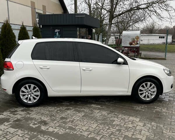 Белый Фольксваген Гольф, объемом двигателя 1.39 л и пробегом 241 тыс. км за 6500 $, фото 6 на Automoto.ua