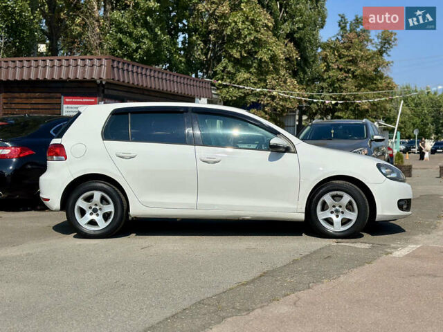 Белый Фольксваген Гольф, объемом двигателя 1.6 л и пробегом 236 тыс. км за 7300 $, фото 5 на Automoto.ua