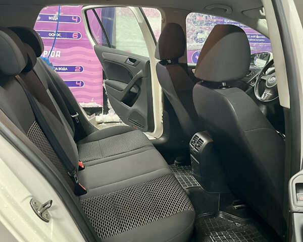 Белый Фольксваген Гольф, объемом двигателя 1.97 л и пробегом 281 тыс. км за 7400 $, фото 22 на Automoto.ua