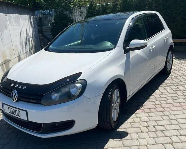 Белый Фольксваген Гольф, объемом двигателя 1.6 л и пробегом 222 тыс. км за 7400 $, фото 4 на Automoto.ua