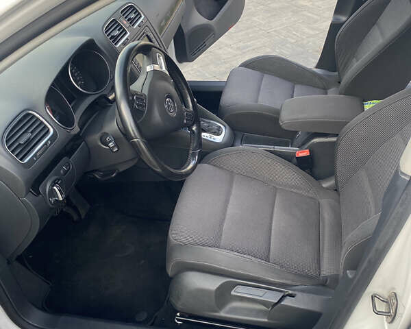 Белый Фольксваген Гольф, объемом двигателя 1.39 л и пробегом 257 тыс. км за 8900 $, фото 16 на Automoto.ua