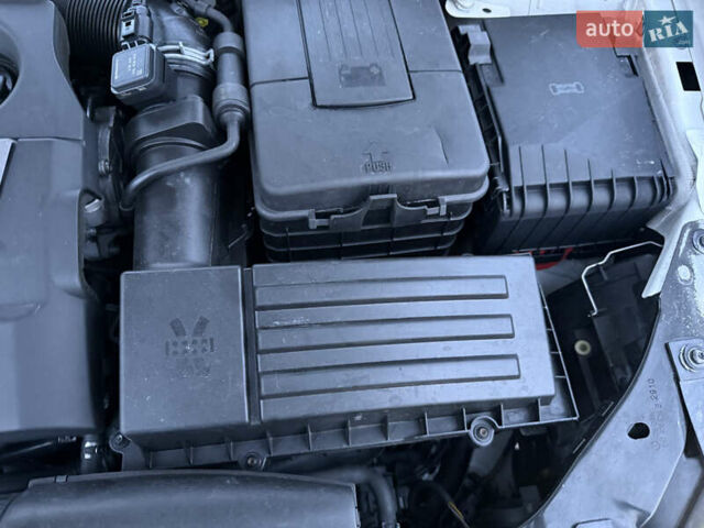 Белый Фольксваген Гольф, объемом двигателя 1.6 л и пробегом 245 тыс. км за 7700 $, фото 34 на Automoto.ua