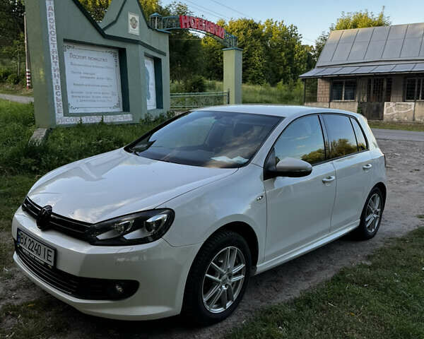 Белый Фольксваген Гольф, объемом двигателя 1.39 л и пробегом 190 тыс. км за 9200 $, фото 1 на Automoto.ua