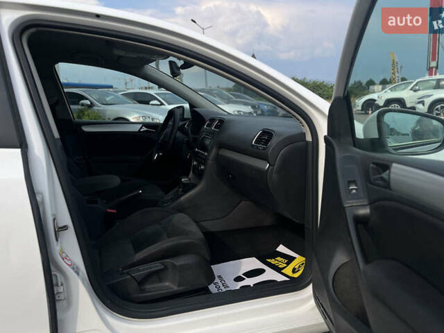 Белый Фольксваген Гольф, объемом двигателя 1.4 л и пробегом 192 тыс. км за 8700 $, фото 8 на Automoto.ua