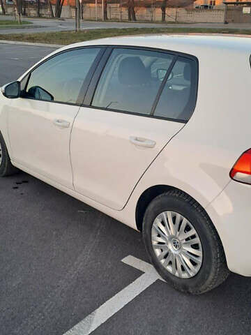 Белый Фольксваген Гольф, объемом двигателя 1.6 л и пробегом 177 тыс. км за 7250 $, фото 5 на Automoto.ua