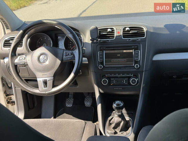 Белый Фольксваген Гольф, объемом двигателя 1.4 л и пробегом 254 тыс. км за 7200 $, фото 12 на Automoto.ua