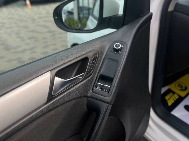 Белый Фольксваген Гольф, объемом двигателя 1.4 л и пробегом 192 тыс. км за 8700 $, фото 16 на Automoto.ua