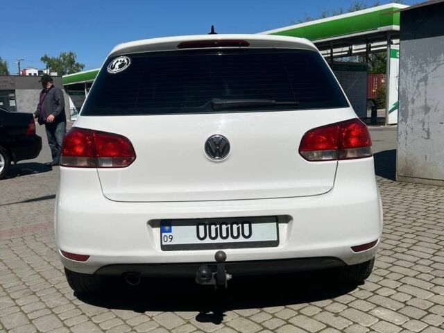 Белый Фольксваген Гольф, объемом двигателя 1.6 л и пробегом 222 тыс. км за 7400 $, фото 5 на Automoto.ua