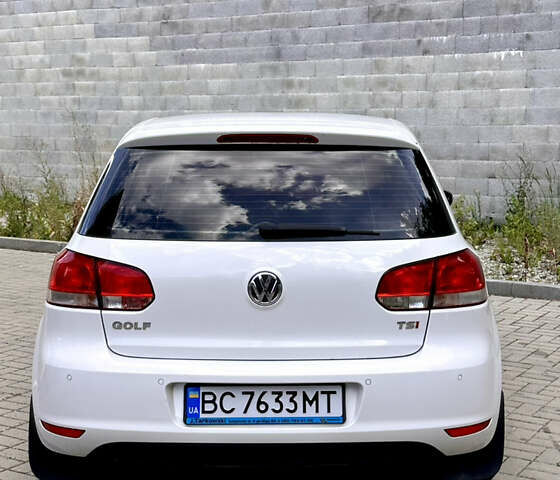 Белый Фольксваген Гольф, объемом двигателя 1.39 л и пробегом 385 тыс. км за 6009 $, фото 3 на Automoto.ua