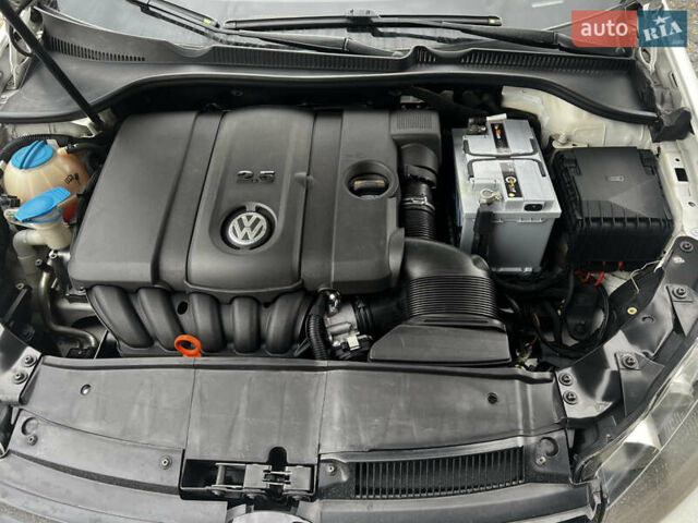 Білий Фольксваген Гольф, об'ємом двигуна 2.48 л та пробігом 268 тис. км за 9500 $, фото 17 на Automoto.ua
