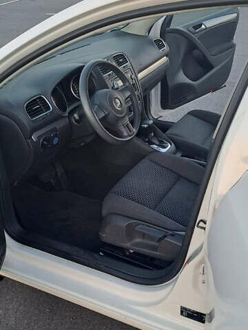 Белый Фольксваген Гольф, объемом двигателя 1.6 л и пробегом 177 тыс. км за 7250 $, фото 7 на Automoto.ua