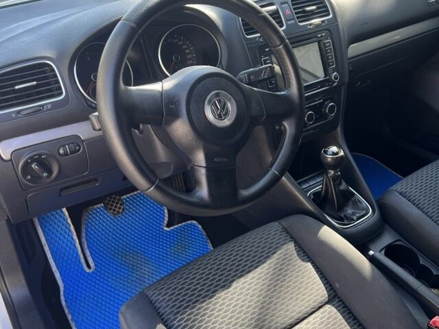 Белый Фольксваген Гольф, объемом двигателя 1.6 л и пробегом 222 тыс. км за 7999 $, фото 10 на Automoto.ua