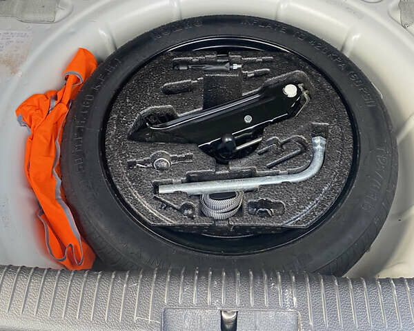 Белый Фольксваген Гольф, объемом двигателя 1.39 л и пробегом 257 тыс. км за 8900 $, фото 22 на Automoto.ua