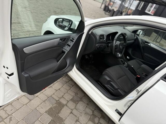 Білий Фольксваген Гольф, об'ємом двигуна 2 л та пробігом 280 тис. км за 8000 $, фото 11 на Automoto.ua