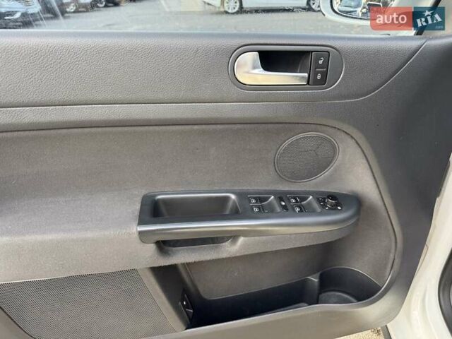 Белый Фольксваген Гольф, объемом двигателя 1.39 л и пробегом 171 тыс. км за 8500 $, фото 9 на Automoto.ua