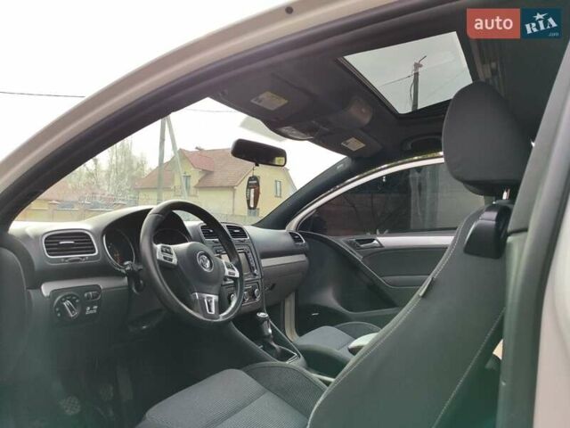 Белый Фольксваген Гольф, объемом двигателя 1.97 л и пробегом 331 тыс. км за 6800 $, фото 1 на Automoto.ua