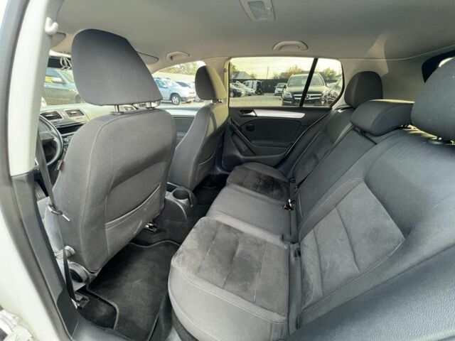 Белый Фольксваген Гольф, объемом двигателя 1.6 л и пробегом 190 тыс. км за 8500 $, фото 10 на Automoto.ua