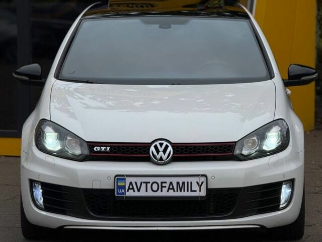 Білий Фольксваген Гольф, об'ємом двигуна 2 л та пробігом 227 тис. км за 9999 $, фото 1 на Automoto.ua