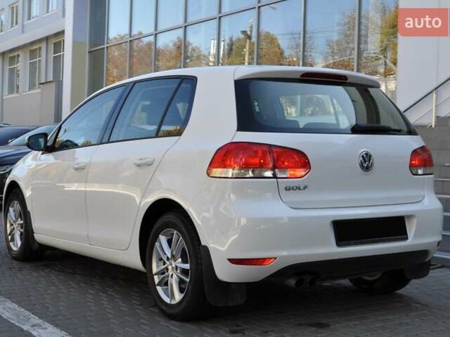 Белый Фольксваген Гольф, объемом двигателя 1.39 л и пробегом 132 тыс. км за 8800 $, фото 3 на Automoto.ua