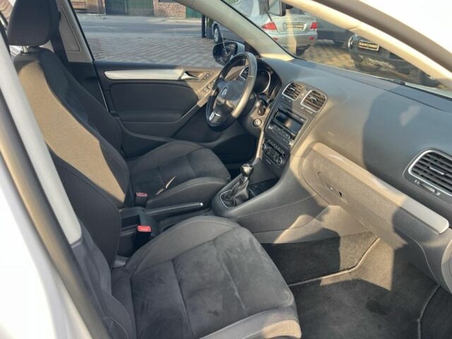 Белый Фольксваген Гольф, объемом двигателя 1.6 л и пробегом 190 тыс. км за 8500 $, фото 14 на Automoto.ua