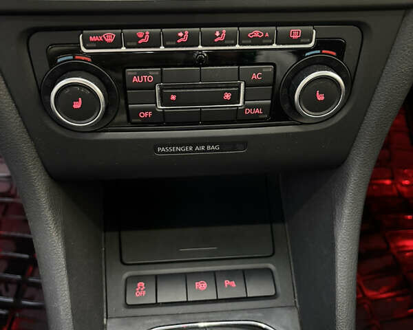 Белый Фольксваген Гольф, объемом двигателя 1.2 л и пробегом 146 тыс. км за 7900 $, фото 14 на Automoto.ua