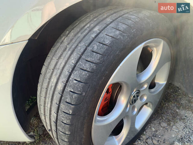 Белый Фольксваген Гольф, объемом двигателя 1.98 л и пробегом 212 тыс. км за 9199 $, фото 14 на Automoto.ua