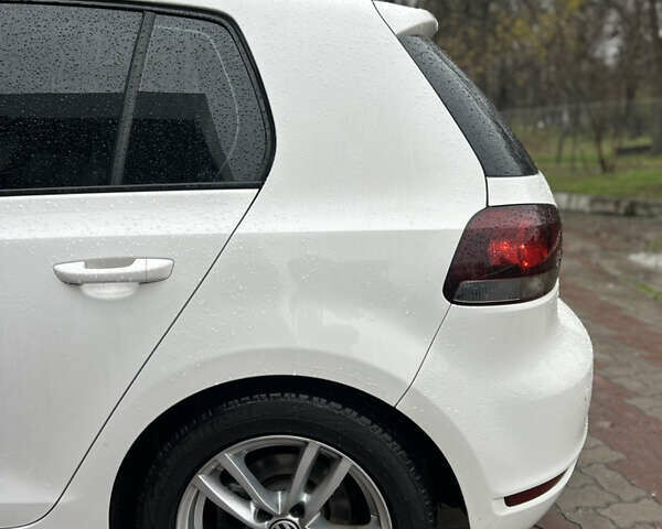 Білий Фольксваген Гольф, об'ємом двигуна 1.97 л та пробігом 269 тис. км за 9000 $, фото 15 на Automoto.ua