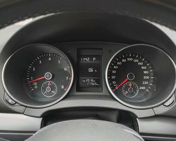 Белый Фольксваген Гольф, объемом двигателя 1.39 л и пробегом 180 тыс. км за 8750 $, фото 11 на Automoto.ua
