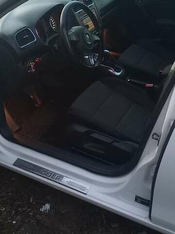 Белый Фольксваген Гольф, объемом двигателя 1.39 л и пробегом 225 тыс. км за 8299 $, фото 6 на Automoto.ua