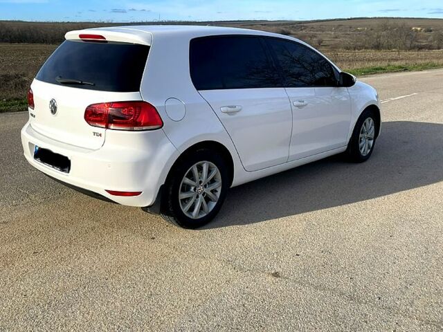 Белый Фольксваген Гольф, объемом двигателя 1.6 л и пробегом 175 тыс. км за 10000 $, фото 3 на Automoto.ua