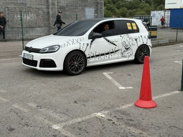 Фольксваген Гольф 2011 в Полтаве на Automoto.ua Белый Фольксваген Гольф, объемом двигателя 2 л и пробегом 159 тыс. км за 13000 $, фото 1 на Automoto.ua