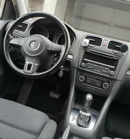 Белый Фольксваген Гольф, объемом двигателя 1.39 л и пробегом 180 тыс. км за 8750 $, фото 12 на Automoto.ua