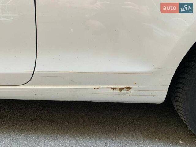 Білий Фольксваген Гольф, об'ємом двигуна 1.6 л та пробігом 241 тис. км за 6800 $, фото 9 на Automoto.ua