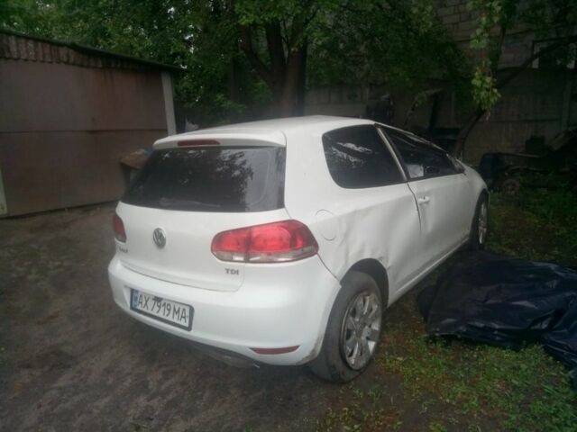 Белый Фольксваген Гольф, объемом двигателя 0 л и пробегом 200 тыс. км за 2650 $, фото 2 на Automoto.ua