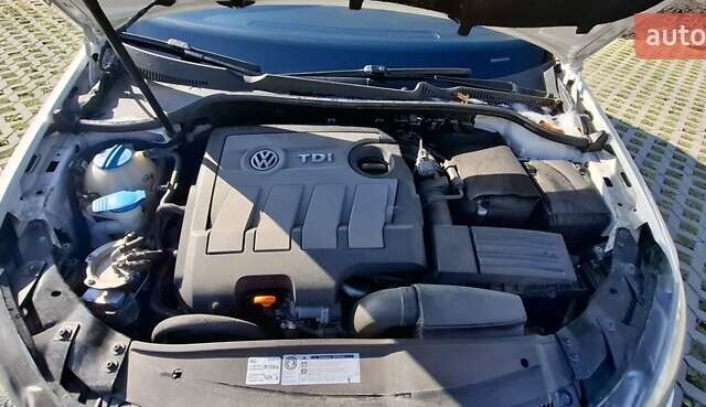 Белый Фольксваген Гольф, объемом двигателя 1.6 л и пробегом 228 тыс. км за 7800 $, фото 14 на Automoto.ua