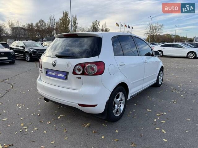 Белый Фольксваген Гольф, объемом двигателя 1.39 л и пробегом 171 тыс. км за 8500 $, фото 4 на Automoto.ua