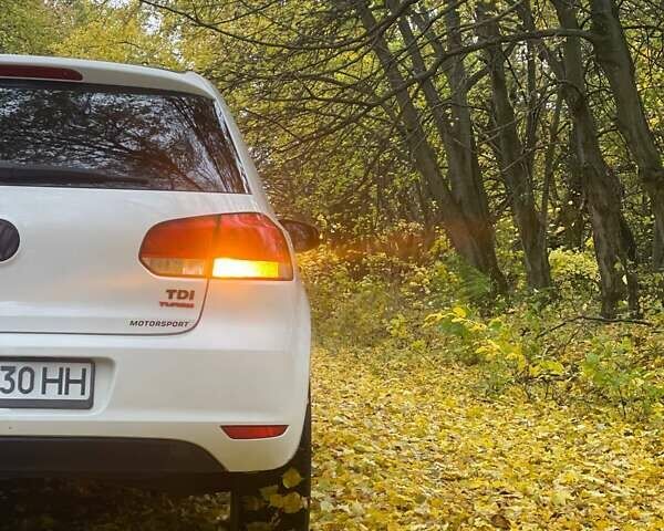 Белый Фольксваген Гольф, объемом двигателя 1.6 л и пробегом 202 тыс. км за 7900 $, фото 17 на Automoto.ua