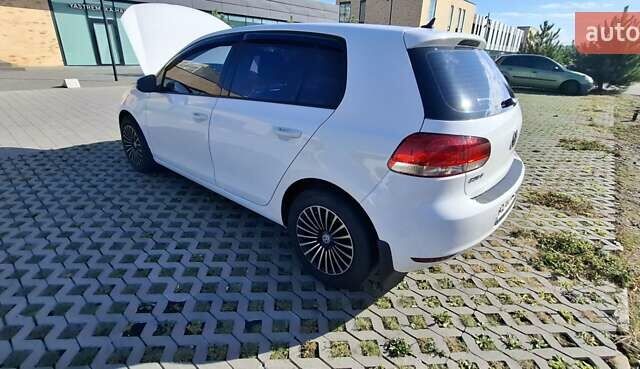 Белый Фольксваген Гольф, объемом двигателя 1.6 л и пробегом 228 тыс. км за 7800 $, фото 19 на Automoto.ua
