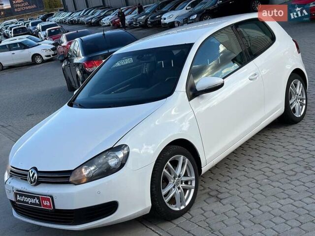 Белый Фольксваген Гольф, объемом двигателя 1.6 л и пробегом 243 тыс. км за 8590 $, фото 11 на Automoto.ua