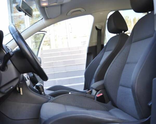 Белый Фольксваген Гольф, объемом двигателя 1.39 л и пробегом 132 тыс. км за 8800 $, фото 23 на Automoto.ua