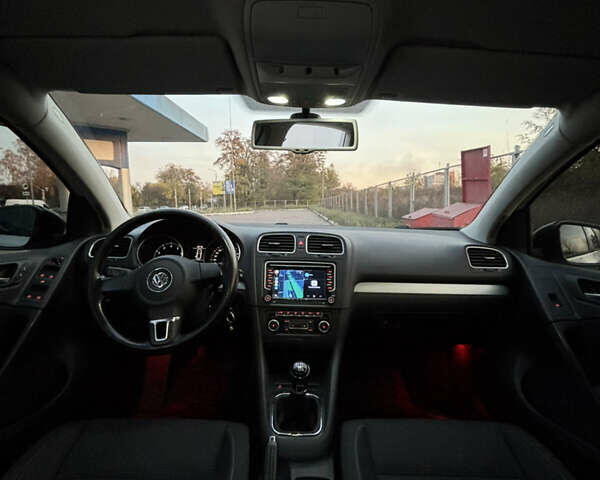 Белый Фольксваген Гольф, объемом двигателя 1.2 л и пробегом 146 тыс. км за 7900 $, фото 10 на Automoto.ua