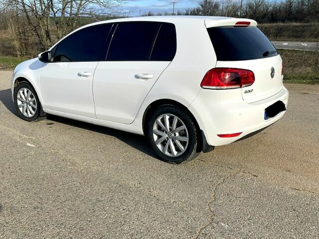 Белый Фольксваген Гольф, объемом двигателя 1.6 л и пробегом 175 тыс. км за 10000 $, фото 4 на Automoto.ua